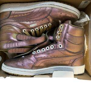 Size 5 in kids. PUMA Sky II Hi Holographic Metallic Gold Purple High Top Sneaker